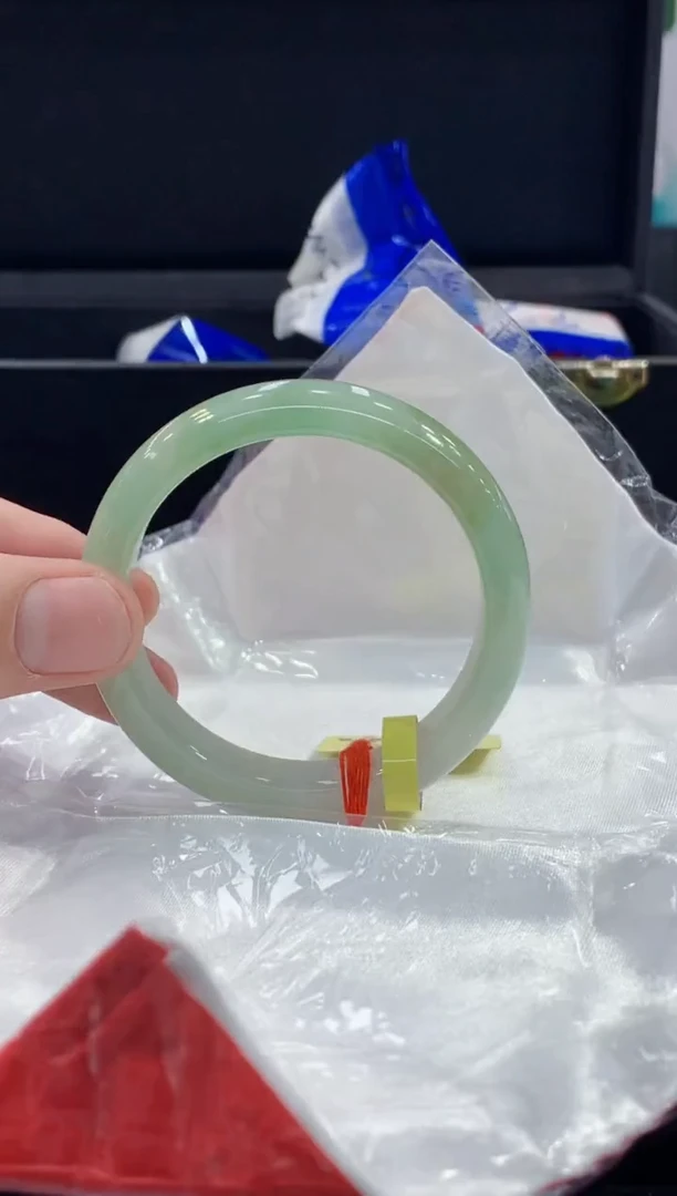 未镶嵌手镯翡翠翡翠手镯