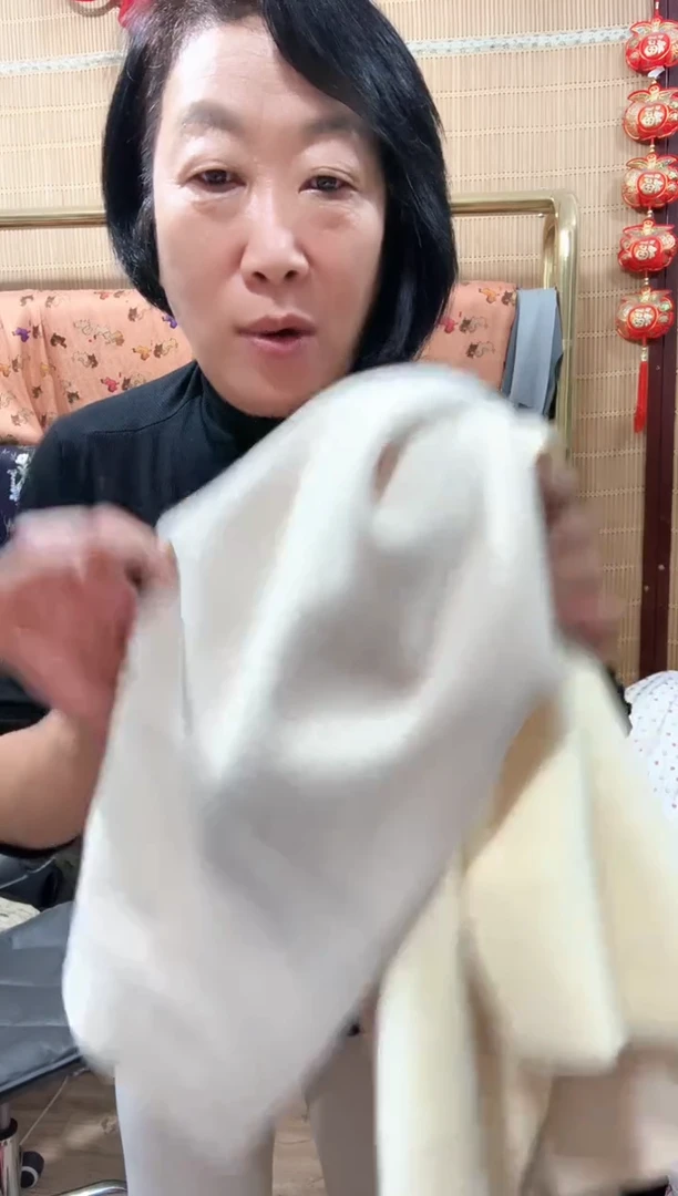 芭比裤片淡黄色10片一单有脏