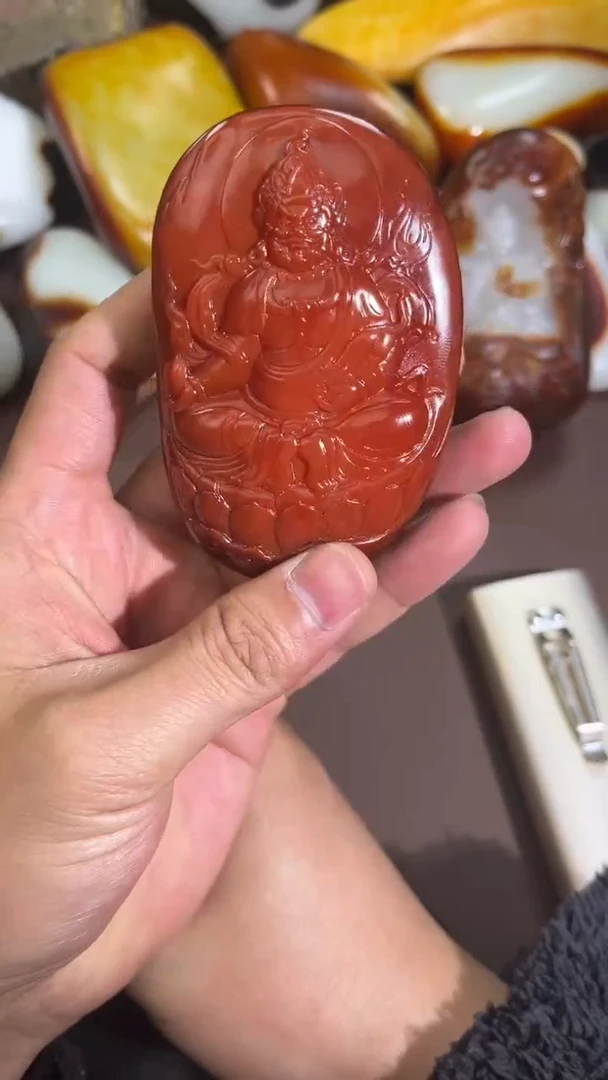 吊坠(不含链)未镶嵌和田玉花***?吊坠