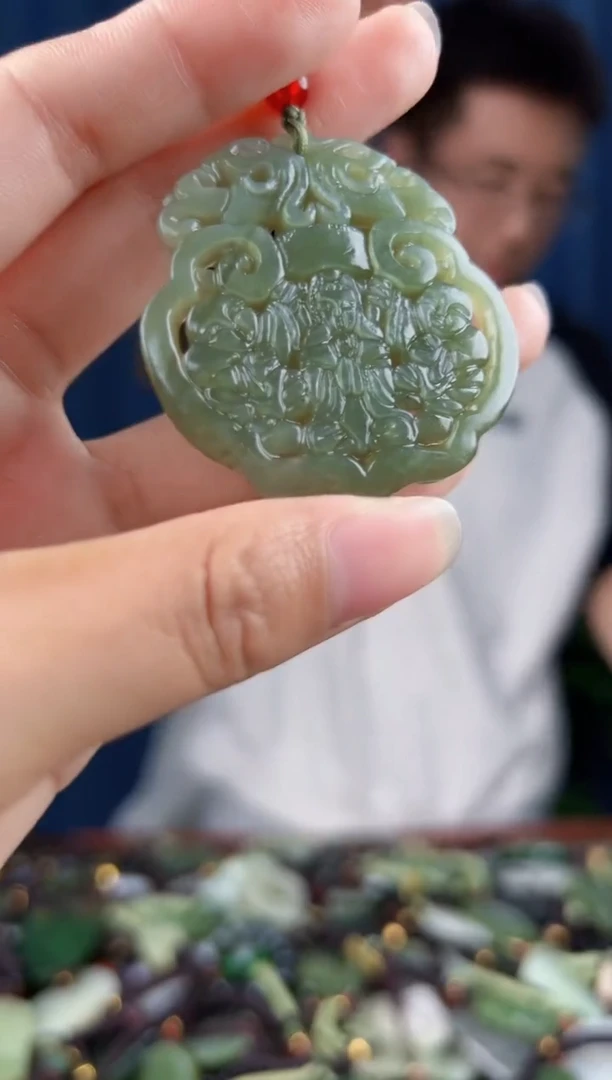 未镶嵌和田玉挂件拍一发一