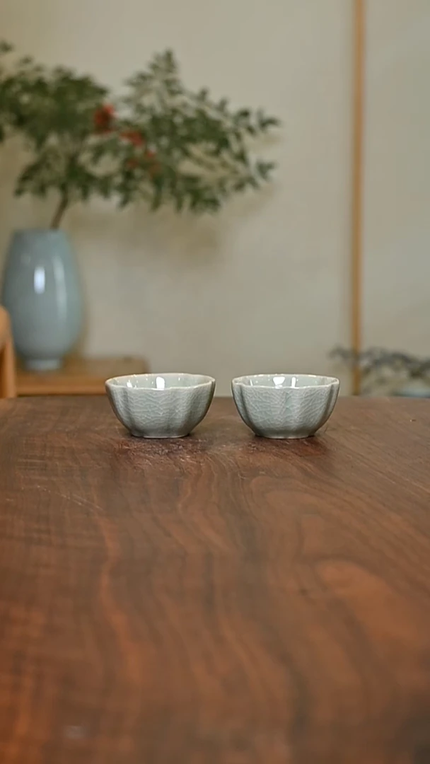 六合泰平杯2只 豆绿釉 微瑕 朱家汝窑款