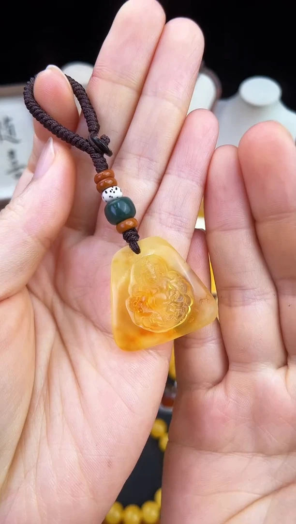 琥珀未镶嵌珠宝奇石柒月