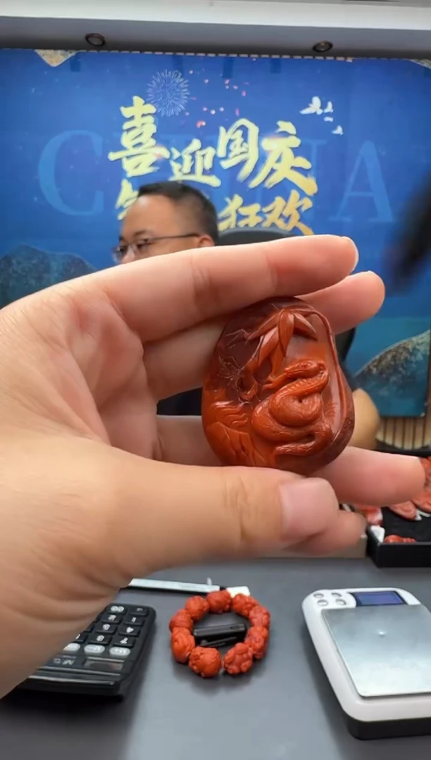 未镶嵌雕刻南红玛瑙125ZB0925产品一个