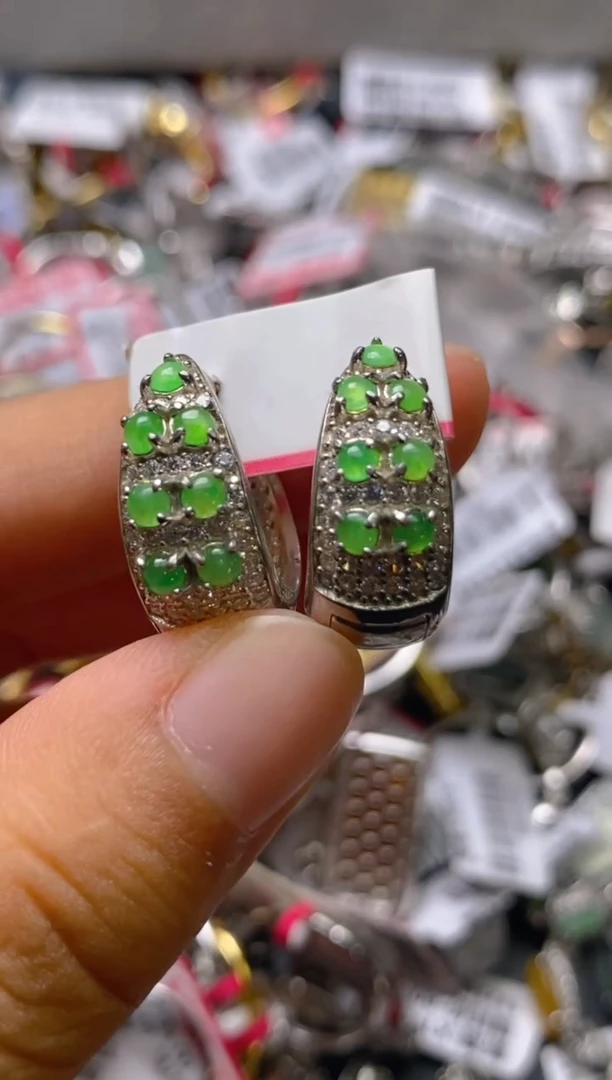 银S925镶嵌戒指翡翠百内无证书