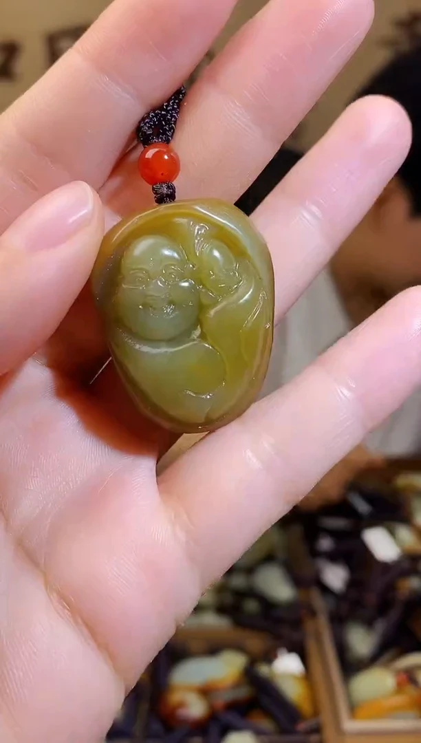 和田玉未镶嵌颈饰1