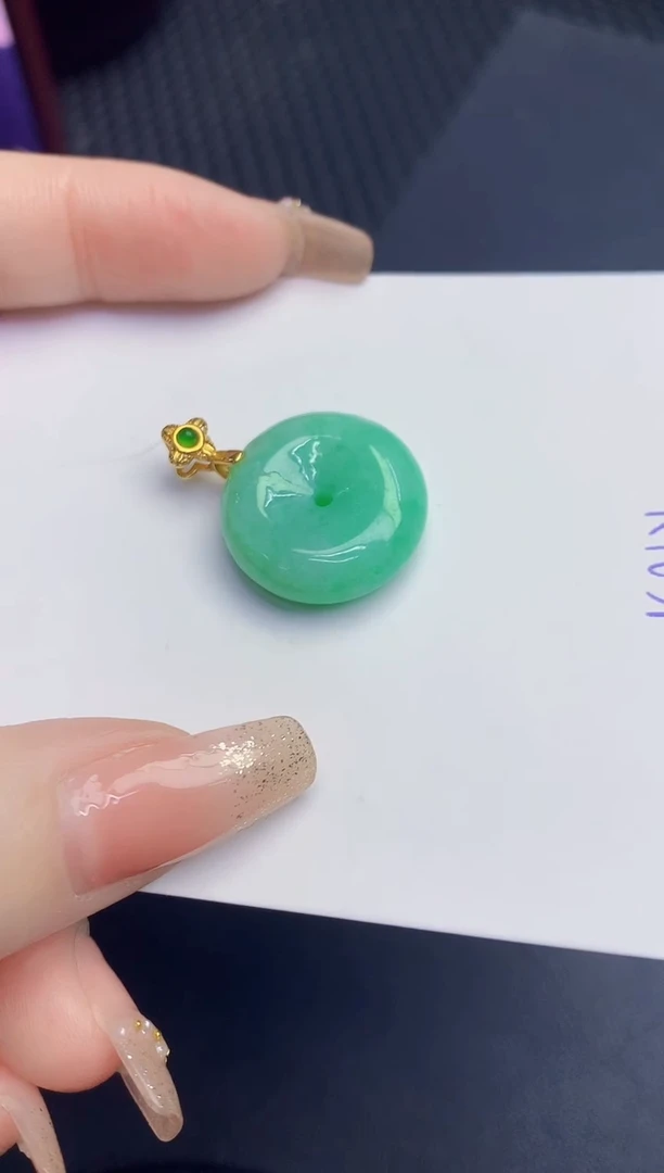 颈饰未镶嵌翡翠缅甸天然翡翠A货