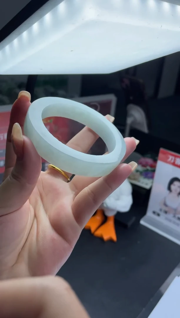 【闪购商品】定制翡翠手镯未镶嵌DDH85401