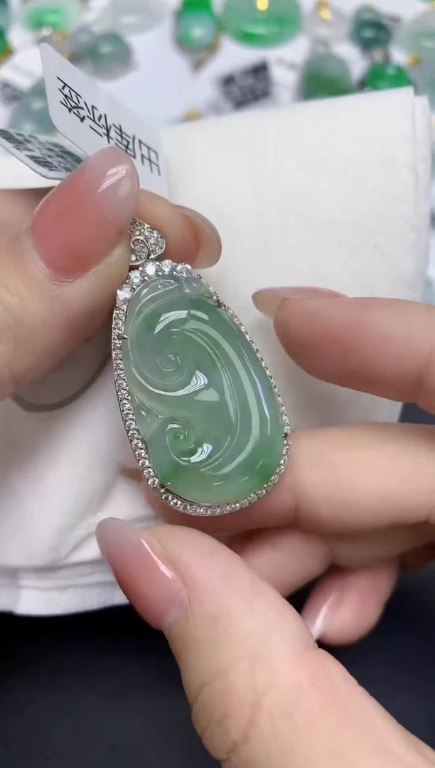 颈饰未镶嵌翡翠天然缅甸翡翠A货多样性发一件