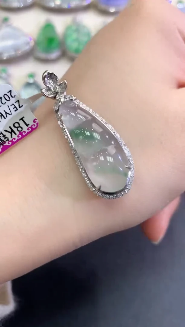 【闪购商品】翡翠颈饰18K金镶嵌C10