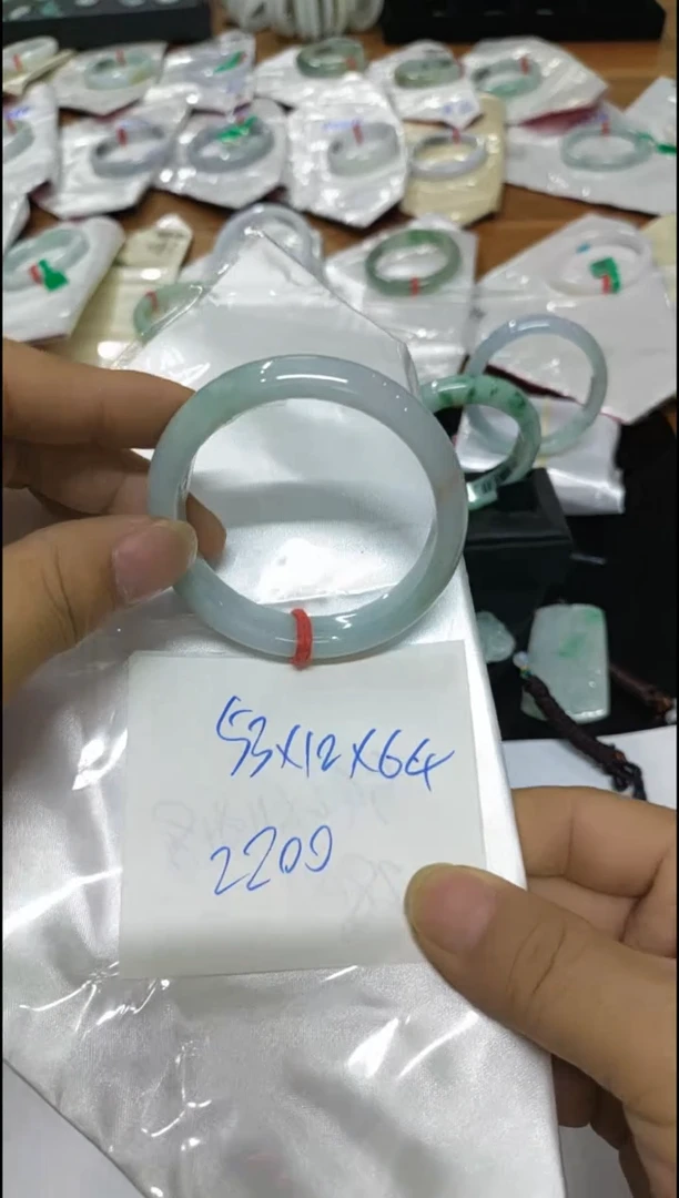 翡翠手镯未镶嵌11111111111111