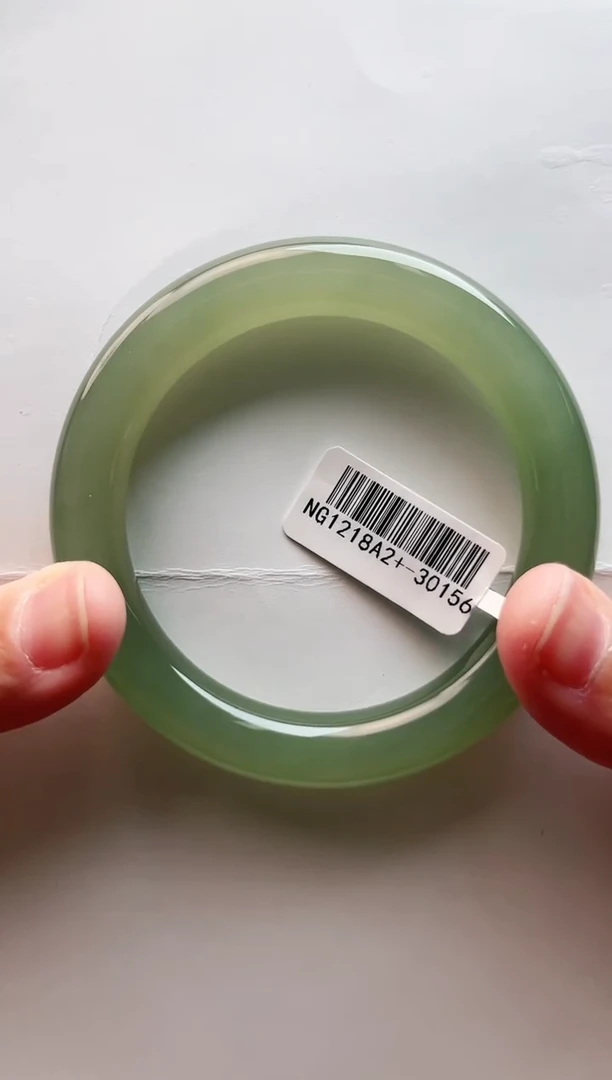 【闪购商品】和田玉手镯未镶嵌56