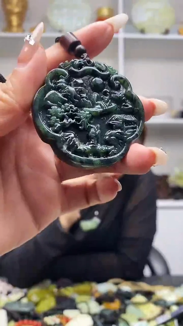 未镶嵌岫玉吊坠