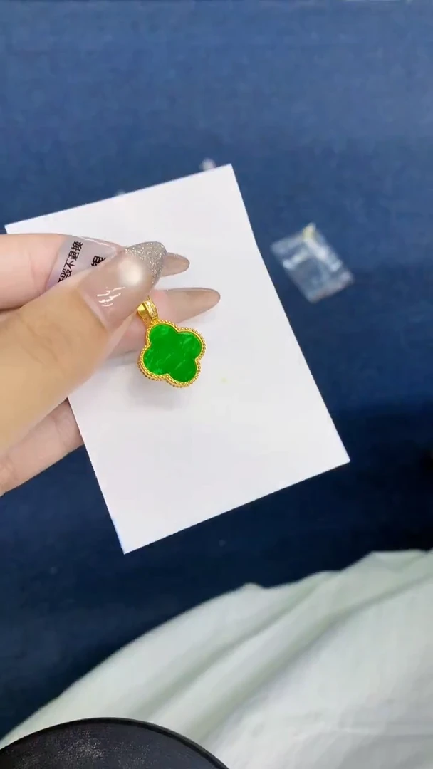 颈饰未镶嵌翡翠1
