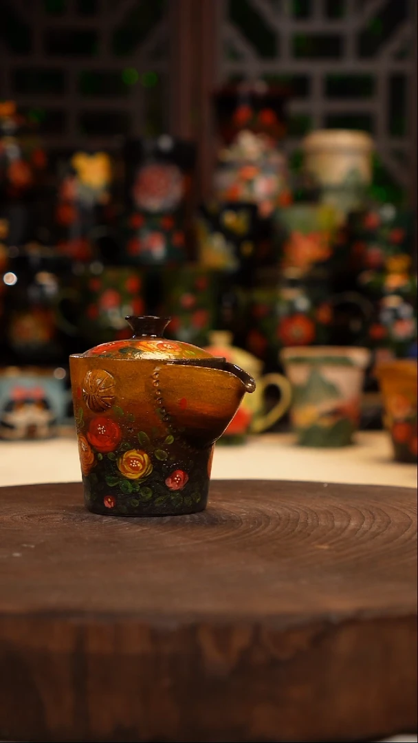 油画  手绘釉下彩壶