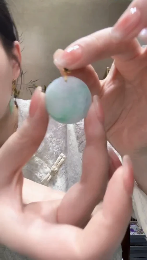 翡翠未镶嵌颈饰吊坠