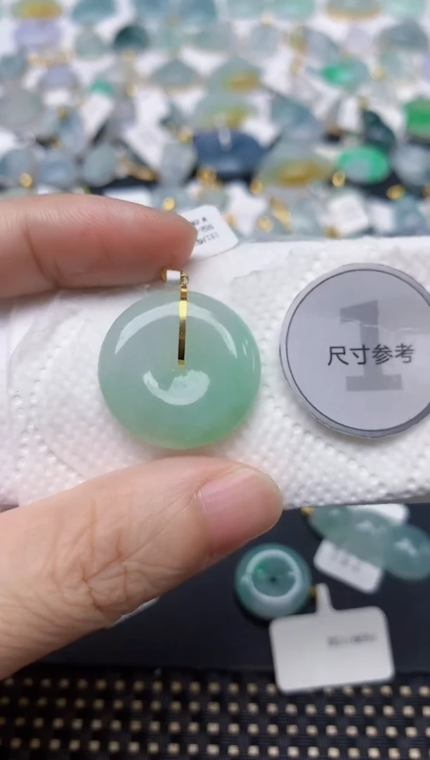 颈饰18K金镶嵌翡翠天然缅甸A货翡翠