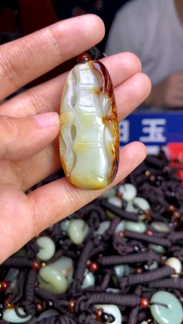 未镶嵌和田玉挂件1