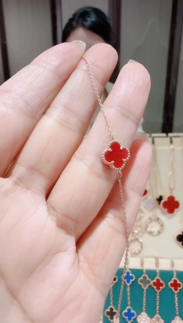 18K金镶嵌手链玛瑙/玉髓手链