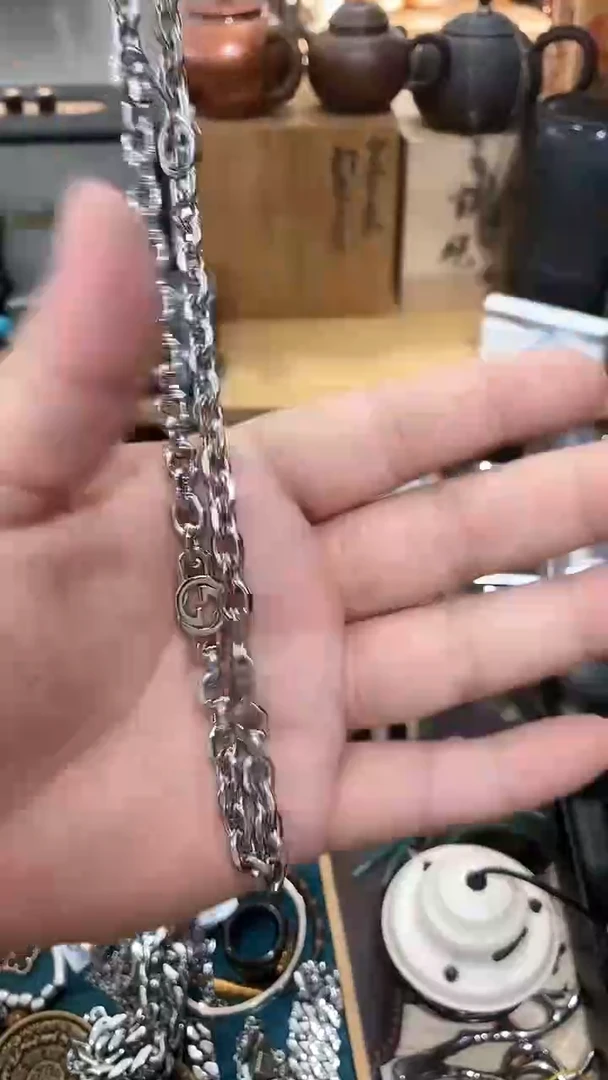 瓷片闪购商品  如图所示