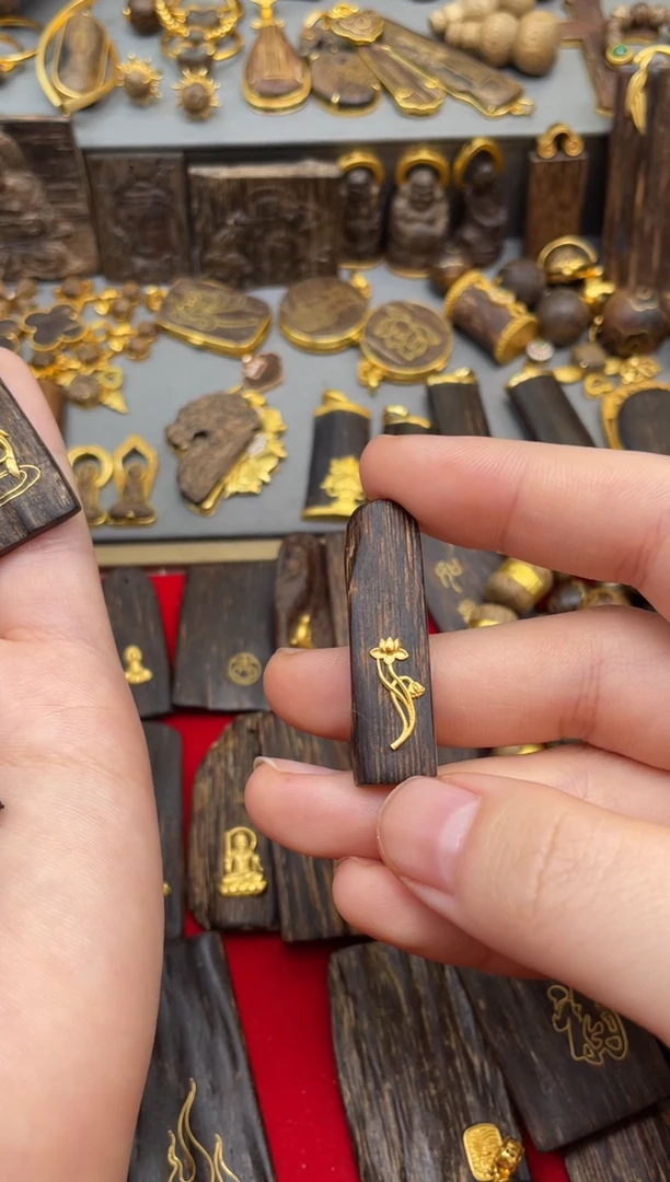 沉香吊坠沉香吊坠11