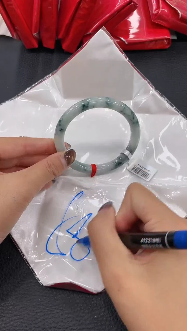 【闪购商品】翡翠手镯未镶嵌手镯