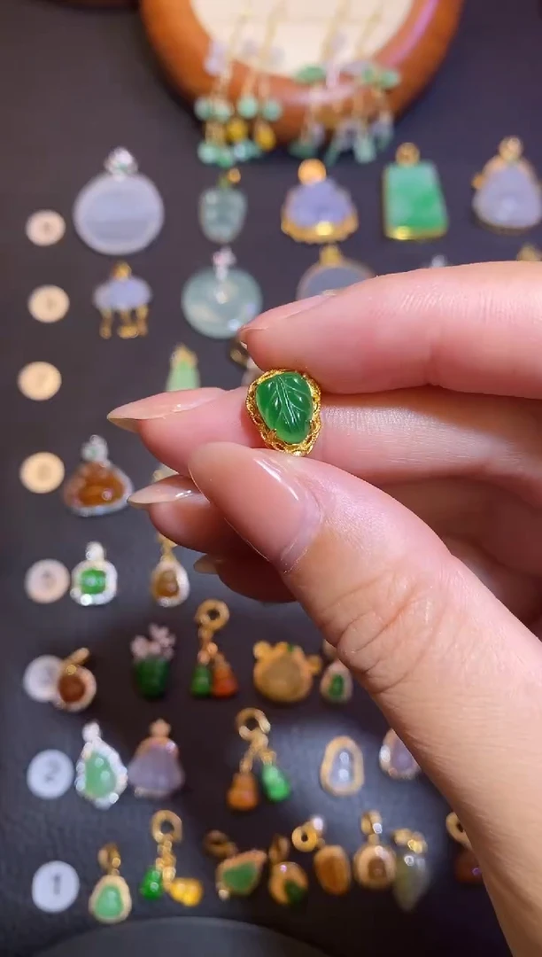 颈饰银S925镶嵌翡翠a货翡翠