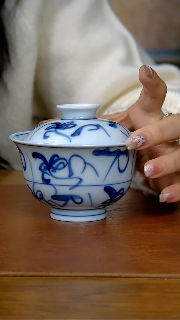 【闪购商品】茶花纹元宝两才盖碗（柴窑）