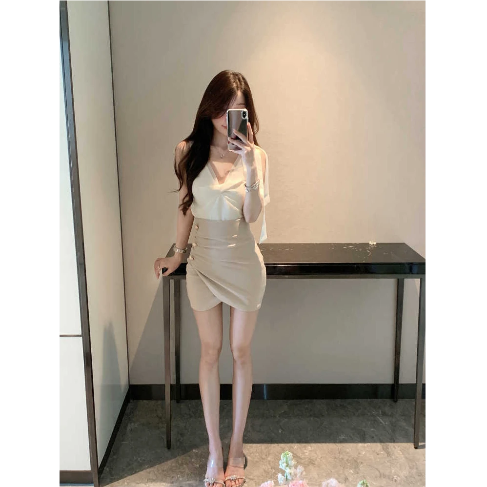 【贵女】2025新款夏装气质性感轻奢V领无袖上衣女配收腰显瘦半身裙