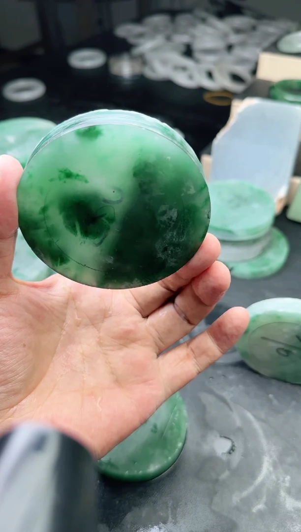 定制石英质玉（非洲翠）定制不退换