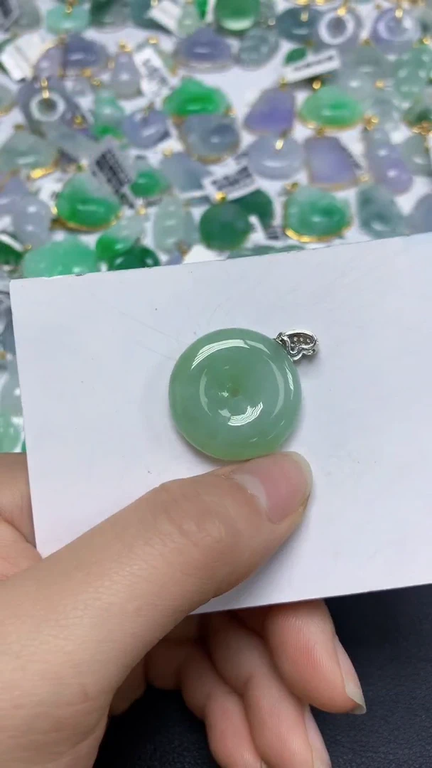 翡翠未镶嵌颈饰天然缅甸翡翠A货
