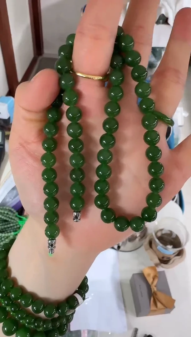 和田玉（碧玉）未镶嵌颈饰8m微微黑辣绿