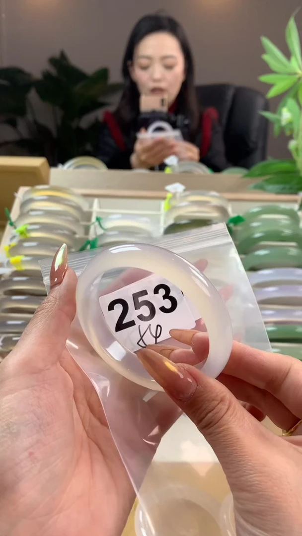 【闪购商品】玛瑙/玉髓手镯未镶嵌253