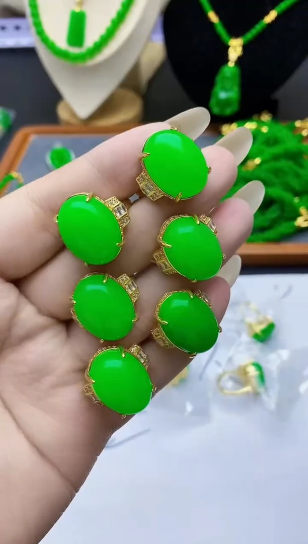 未镶嵌戒指翡翠..