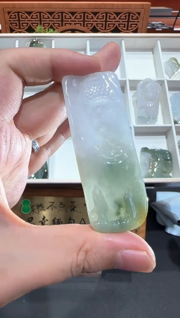 翡翠挂件未镶嵌A货翡翠孤品国雕谢林工