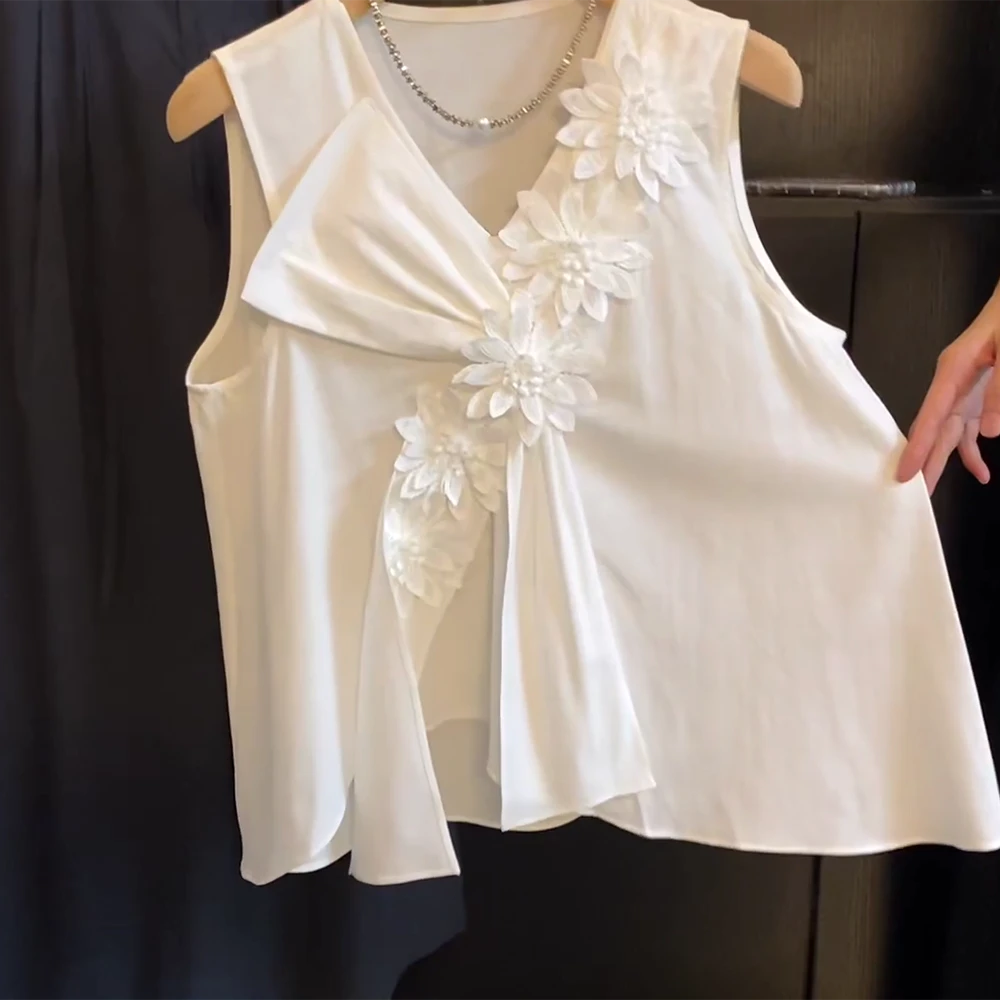 【月闻白栀】岚韩版气质设计感甜美重工花朵V领无袖衬衫