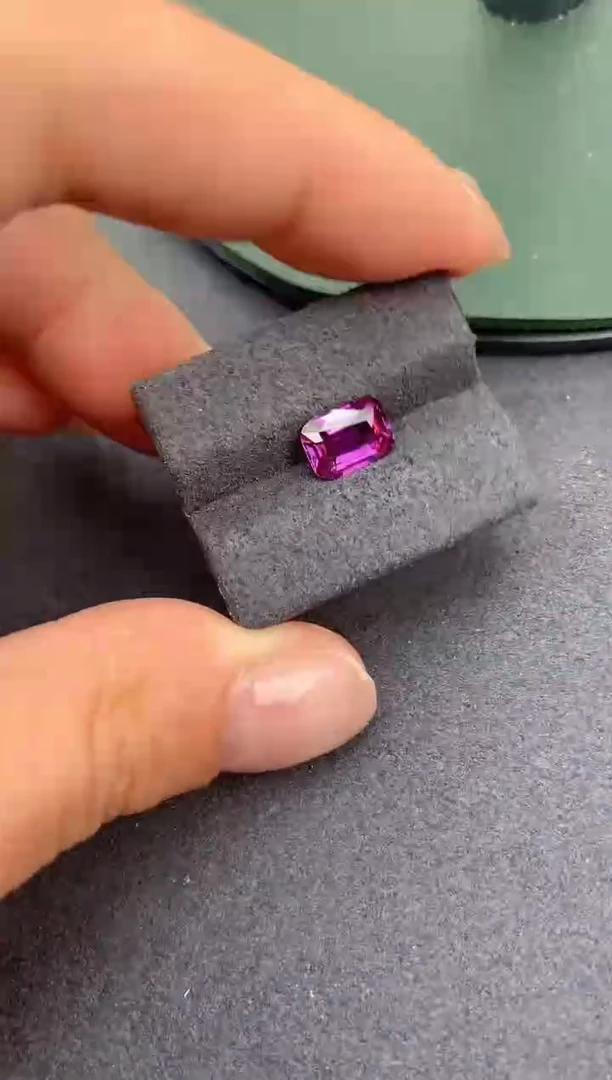 【闪购商品】彩色蓝宝石裸石未镶嵌1.5ct无烧紫蓝宝