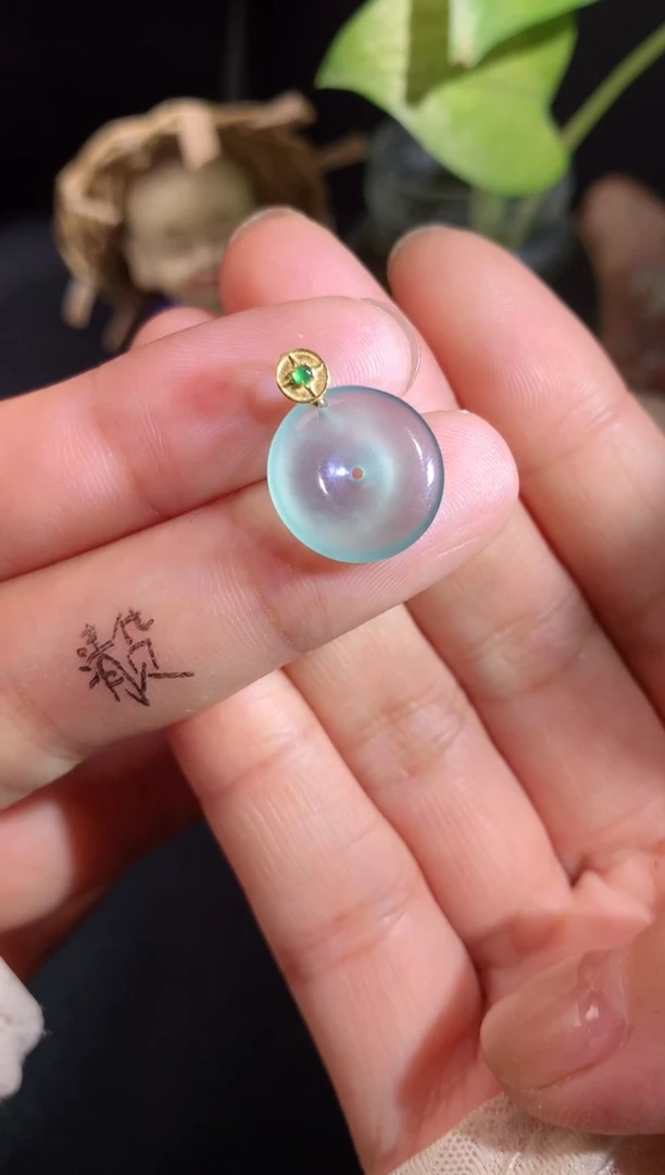 颈饰18K金镶嵌翡翠源头工厂天然翡翠A货，福利价