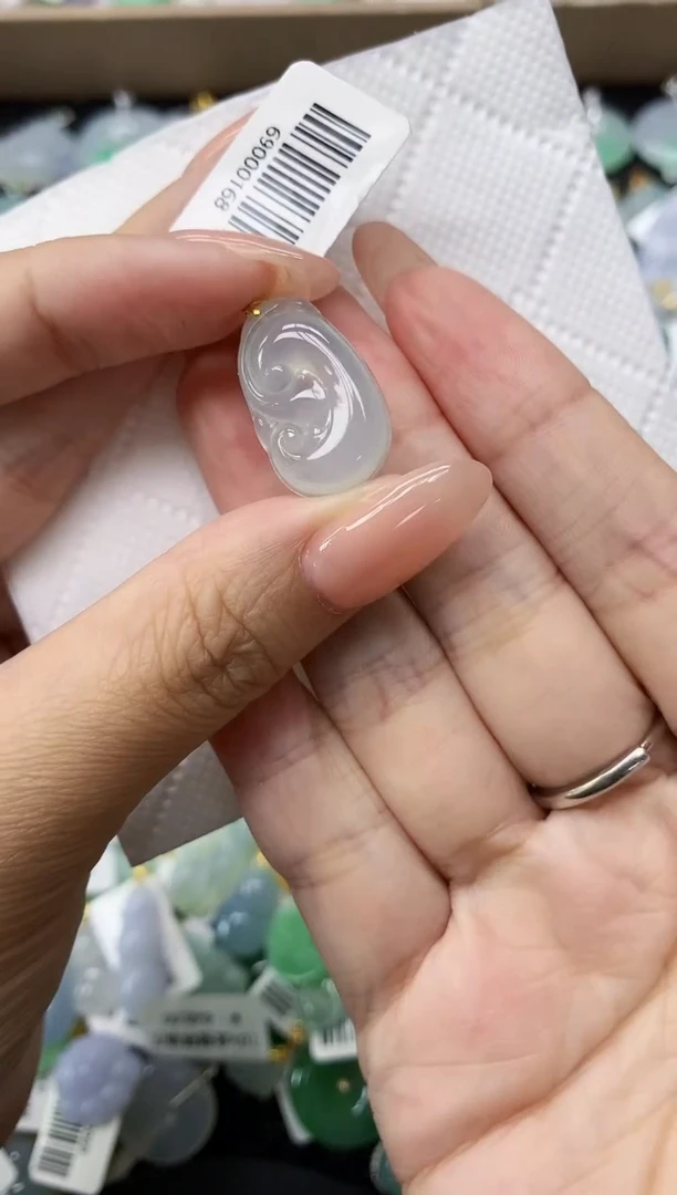 颈饰18K金镶嵌翡翠11111111111