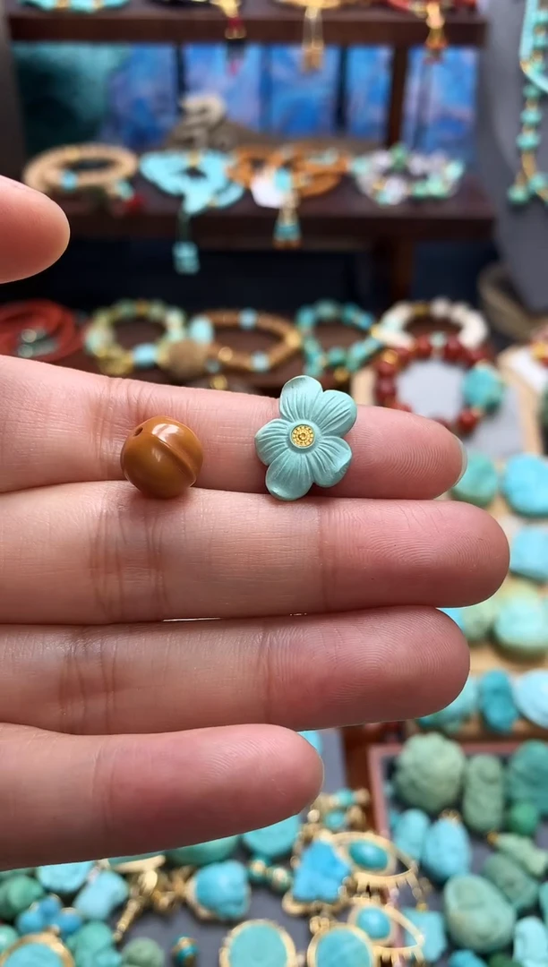 吊坠猴头核桃花花