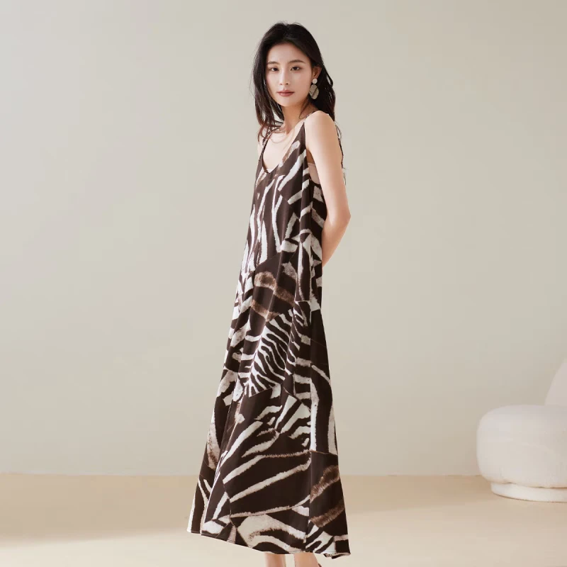 B 门店40&9！朱古力吊带裙」夏日氛围度假风显瘦中长连衣裙 C22095