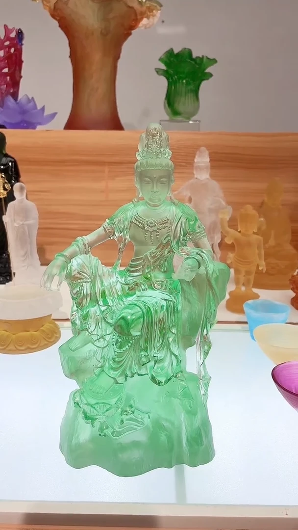 手工艺品琉璃水清色自在观音26*14CM