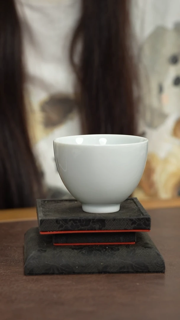 景德镇白胎小鸡心杯