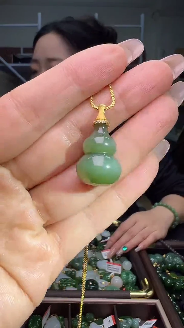 颈饰18K金镶嵌和田玉（多样性发货.发其一）11.20.18
