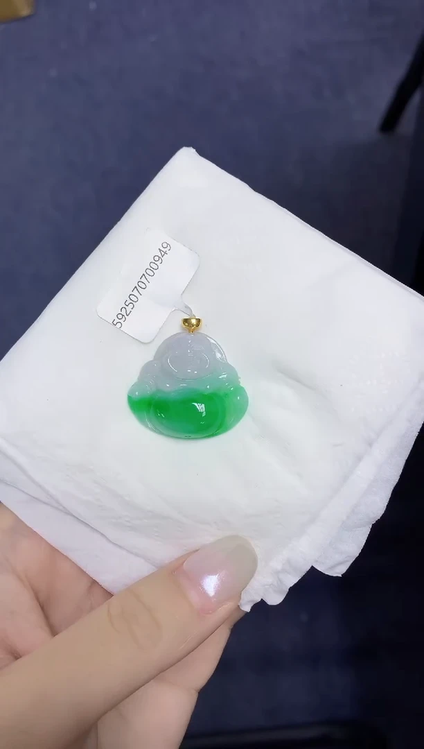 翡翠18K金镶嵌颈饰天然缅甸翡翠A货