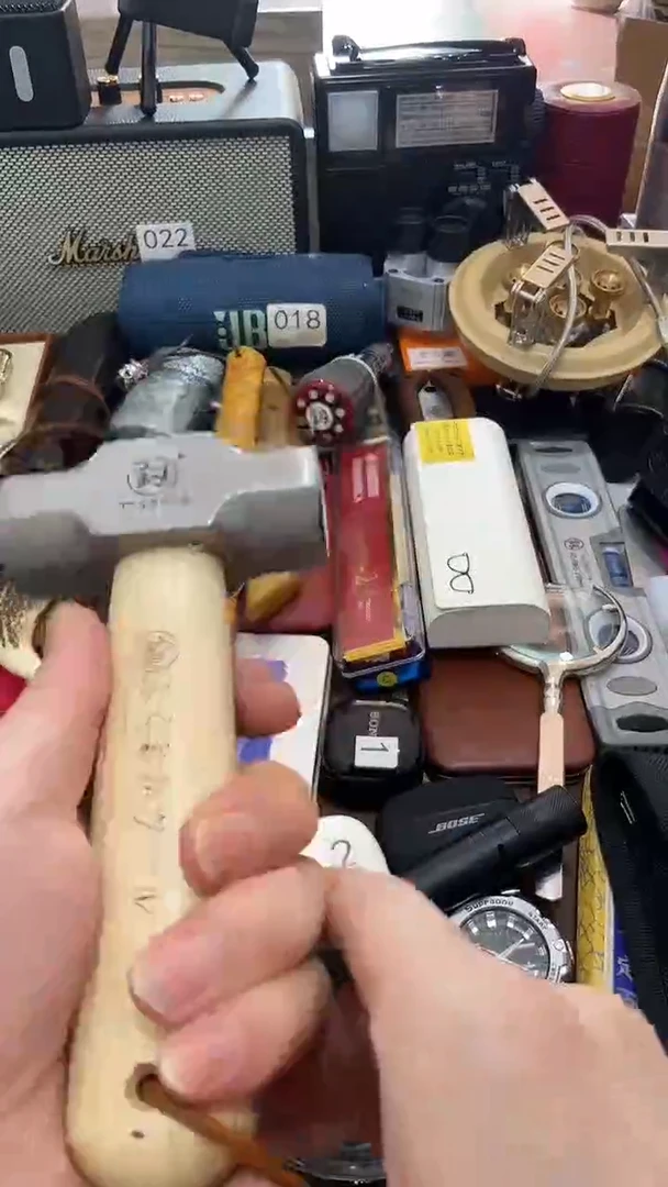 瓷片闪购商品  如图所示
