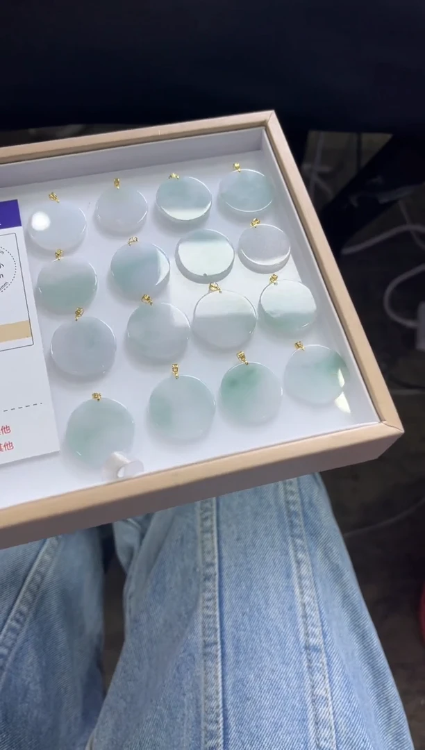 颈饰18K金镶嵌翡翠K122/多样性发一件/配绳子