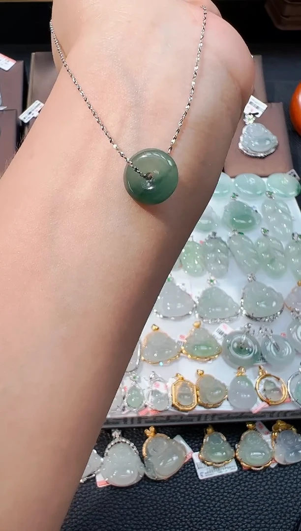 翡翠未镶嵌颈饰平安扣吊坠