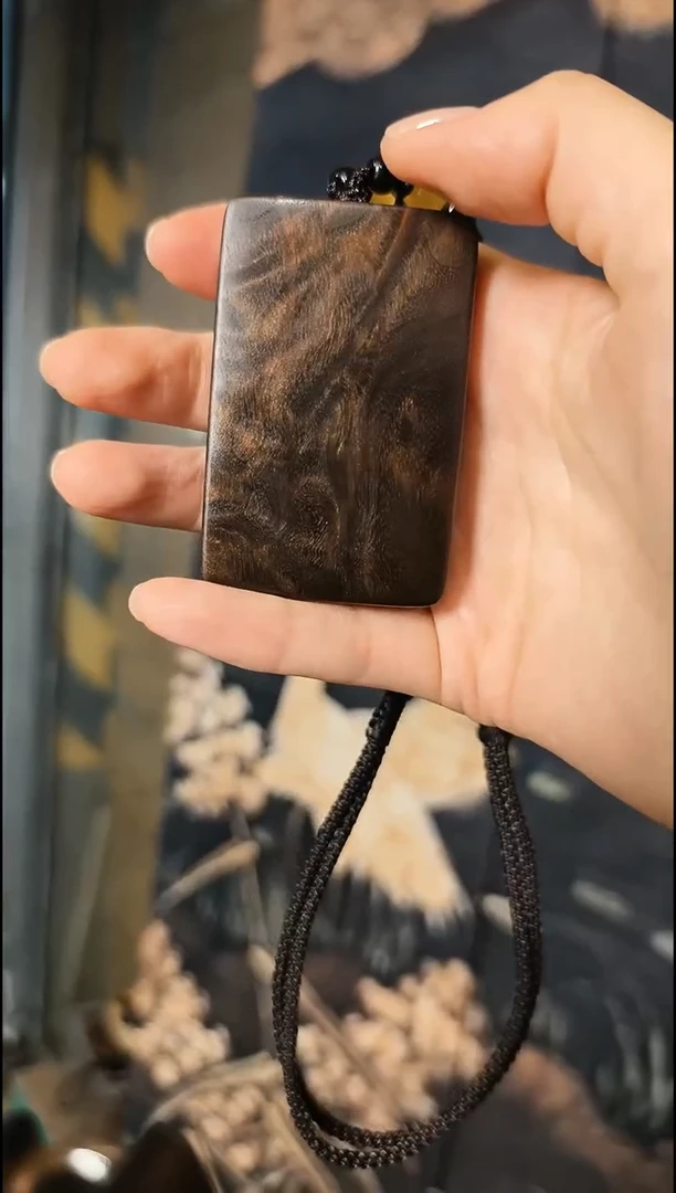 金丝楠无事牌手把件