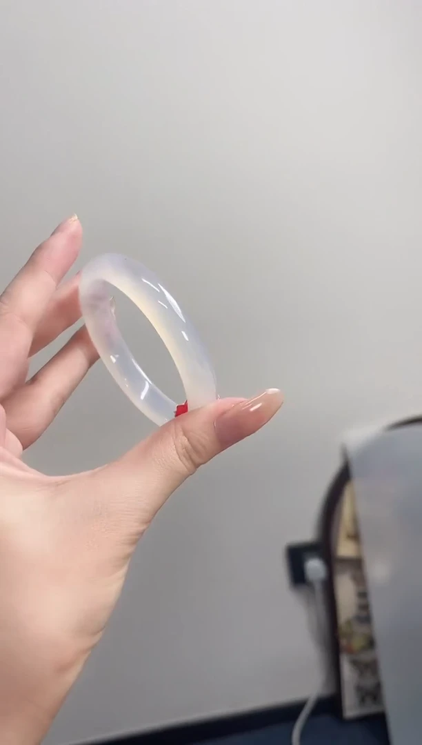 玛瑙/玉髓手镯未镶嵌56-57圈 需要包容