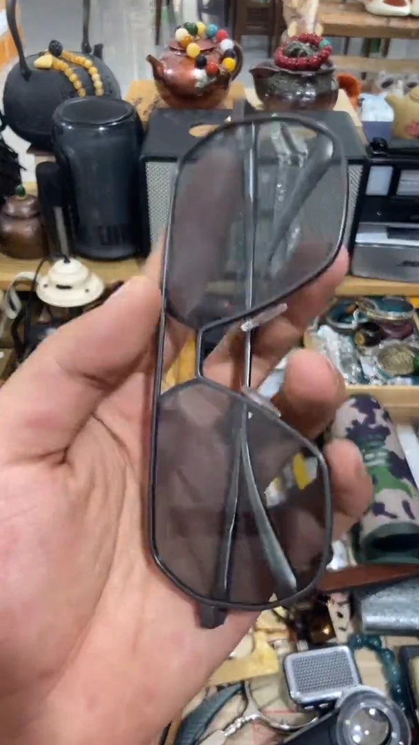 瓷片闪购商品  如图所示